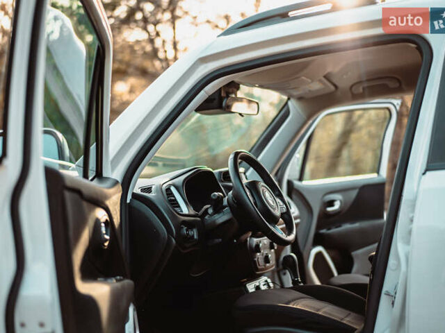 Белый Джип Ренегат, объемом двигателя 2.36 л и пробегом 141 тыс. км за 14200 $, фото 17 на Automoto.ua