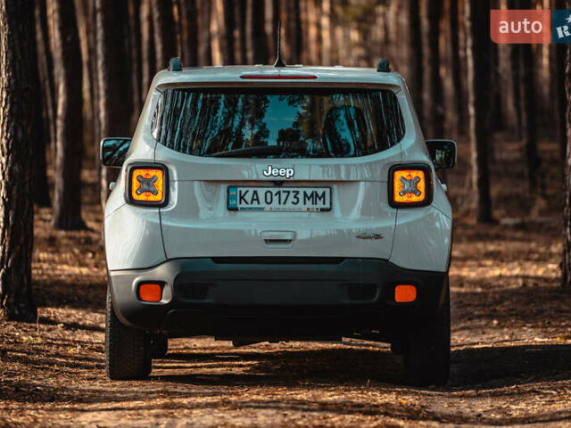 Белый Джип Ренегат, объемом двигателя 2.36 л и пробегом 141 тыс. км за 14200 $, фото 8 на Automoto.ua