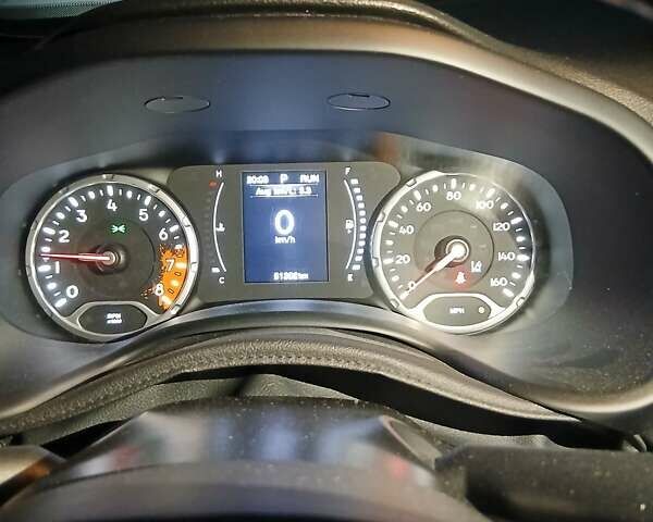 Білий Джип Ренегат, об'ємом двигуна 2.36 л та пробігом 51 тис. км за 15000 $, фото 10 на Automoto.ua