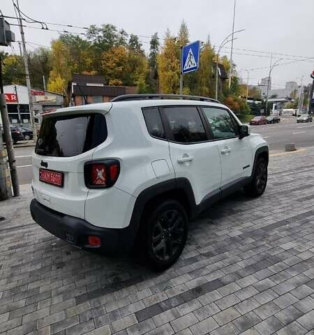 Білий Джип Ренегат, об'ємом двигуна 2.4 л та пробігом 79 тис. км за 14800 $, фото 7 на Automoto.ua