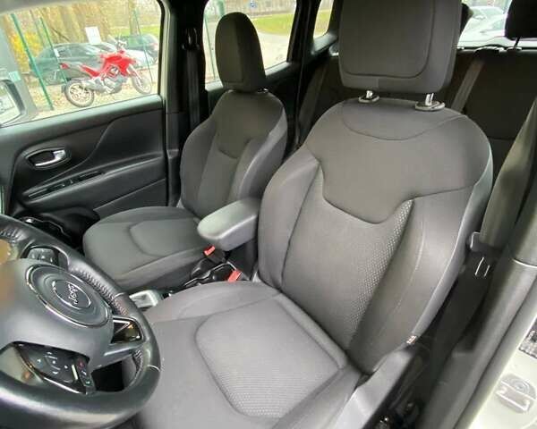 Белый Джип Ренегат, объемом двигателя 2.36 л и пробегом 122 тыс. км за 16200 $, фото 13 на Automoto.ua