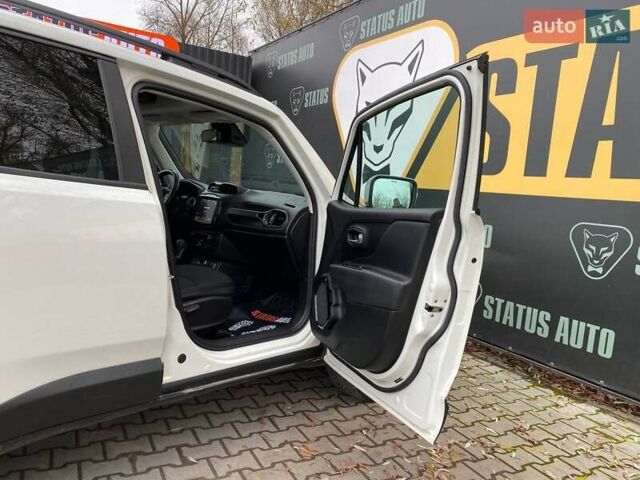 Белый Джип Ренегат, объемом двигателя 2.36 л и пробегом 122 тыс. км за 16200 $, фото 32 на Automoto.ua