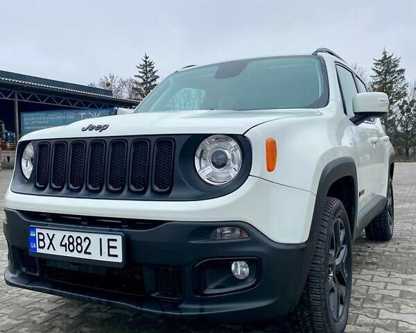 Білий Джип Ренегат, об'ємом двигуна 2.36 л та пробігом 123 тис. км за 15999 $, фото 2 на Automoto.ua