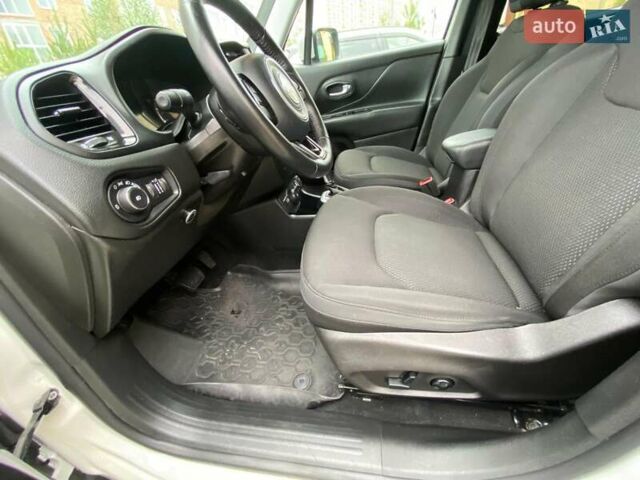 Білий Джип Ренегат, об'ємом двигуна 2.36 л та пробігом 123 тис. км за 15999 $, фото 20 на Automoto.ua