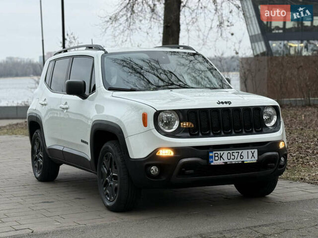 Білий Джип Ренегат, об'ємом двигуна 2.4 л та пробігом 150 тис. км за 11999 $, фото 8 на Automoto.ua