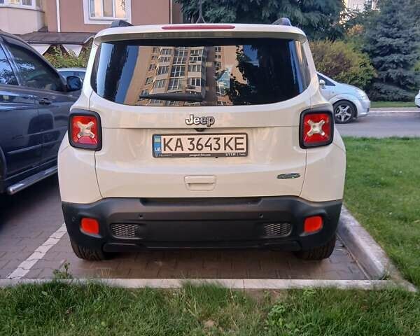 Білий Джип Ренегат, об'ємом двигуна 2.36 л та пробігом 51 тис. км за 15000 $, фото 13 на Automoto.ua