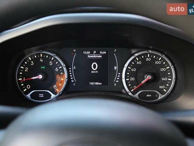 Джип Ренегат 2018 в Киеве на Automoto.ua Белый Джип Ренегат, объемом двигателя 2.36 л и пробегом 132 тыс. км за 13300 $, фото 16 на Automoto.ua