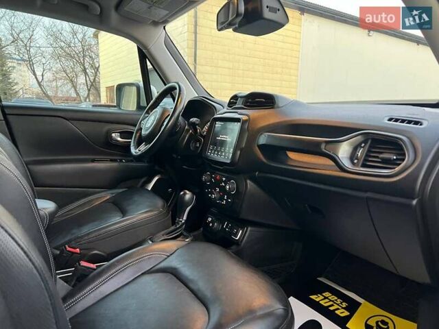 Білий Джип Ренегат, об'ємом двигуна 2.36 л та пробігом 41 тис. км за 16300 $, фото 21 на Automoto.ua