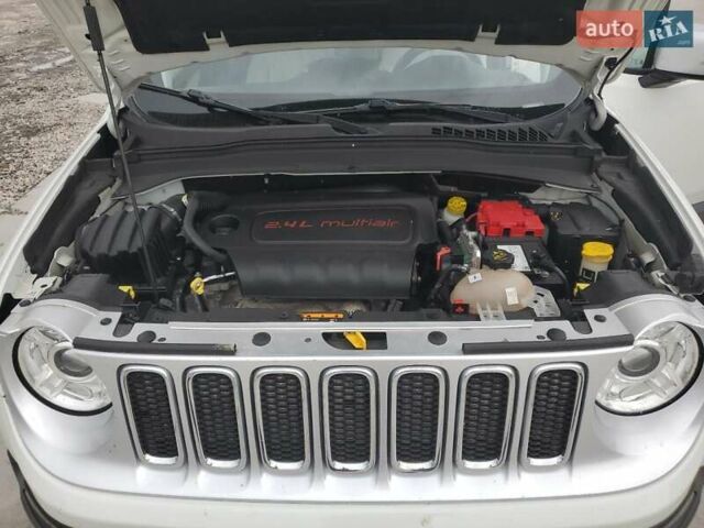 Білий Джип Ренегат, об'ємом двигуна 2.36 л та пробігом 116 тис. км за 8031 $, фото 10 на Automoto.ua