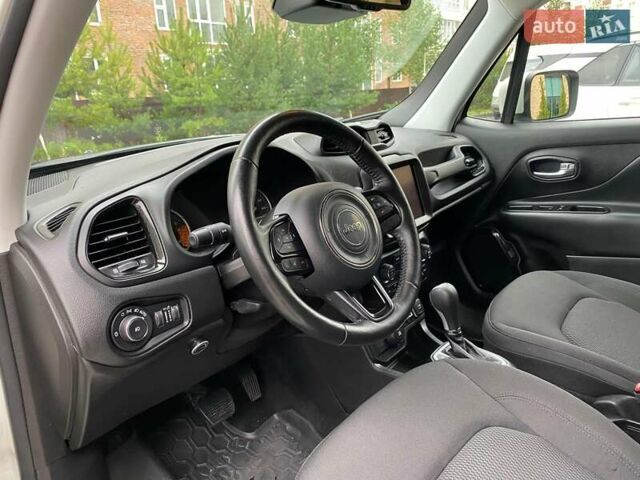 Білий Джип Ренегат, об'ємом двигуна 2.36 л та пробігом 123 тис. км за 15999 $, фото 24 на Automoto.ua