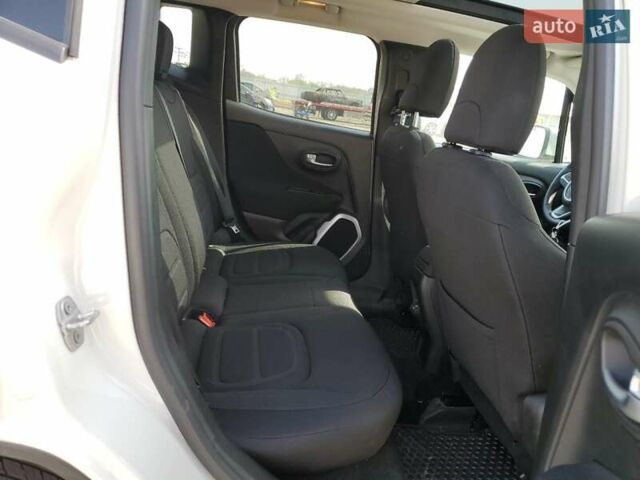 Білий Джип Ренегат, об'ємом двигуна 2.36 л та пробігом 75 тис. км за 3000 $, фото 10 на Automoto.ua