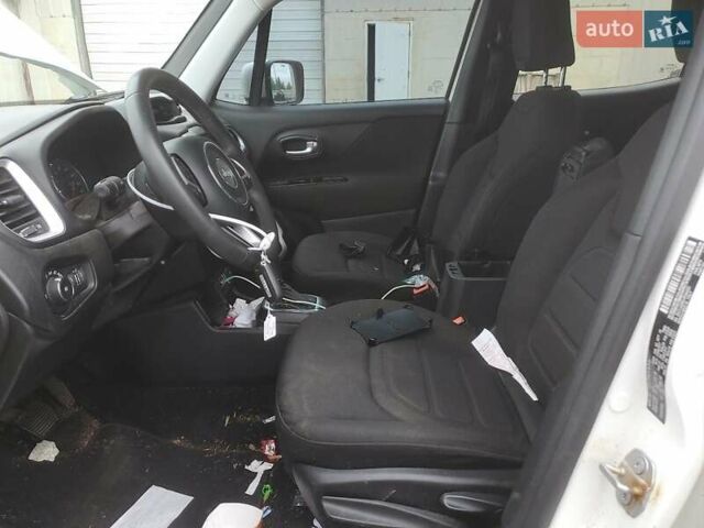 Белый Джип Ренегат, объемом двигателя 2.36 л и пробегом 110 тыс. км за 2800 $, фото 6 на Automoto.ua