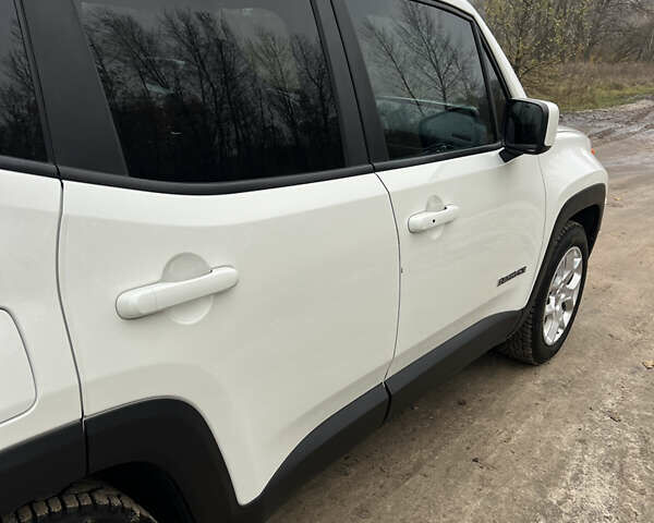 Джип Ренегат 2018 у Києві на Automoto.ua Білий Джип Ренегат, об'ємом двигуна 2.36 л та пробігом 125 тис. км за 13500 $, фото 4 на Automoto.ua