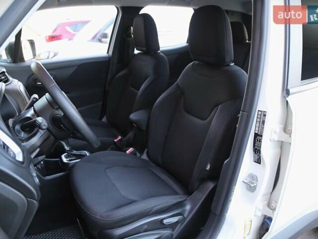 Джип Ренегат 2018 в Киеве на Automoto.ua Белый Джип Ренегат, объемом двигателя 2.36 л и пробегом 132 тыс. км за 13300 $, фото 8 на Automoto.ua