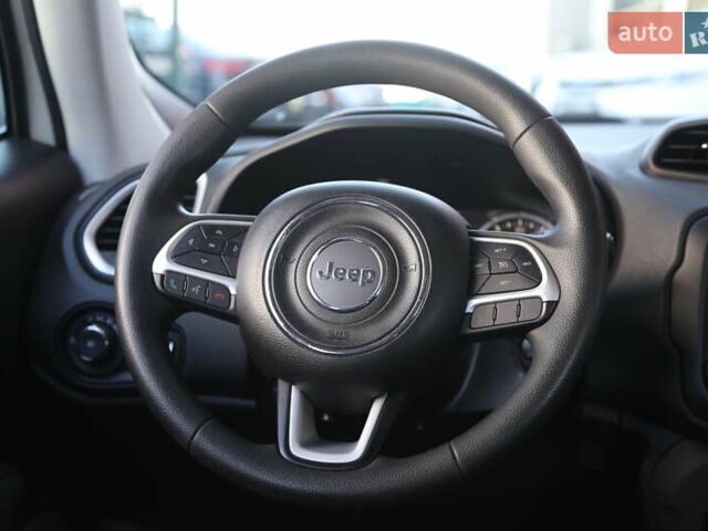 Джип Ренегат 2018 в Киеве на Automoto.ua Белый Джип Ренегат, объемом двигателя 2.36 л и пробегом 132 тыс. км за 13300 $, фото 15 на Automoto.ua