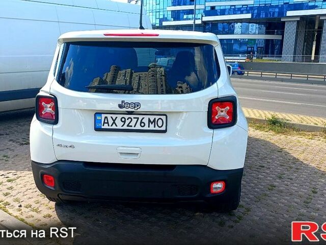 Белый Джип Ренегат, объемом двигателя 2.4 л и пробегом 132 тыс. км за 16500 $, фото 3 на Automoto.ua