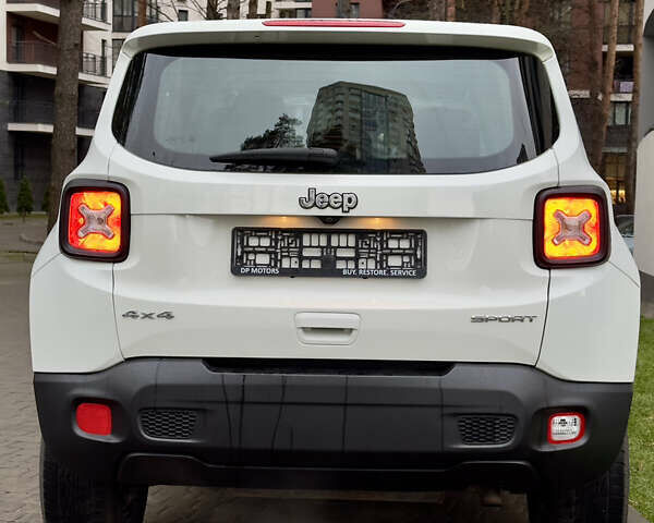 Белый Джип Ренегат, объемом двигателя 2.36 л и пробегом 171 тыс. км за 14600 $, фото 9 на Automoto.ua