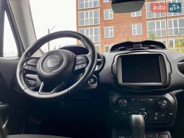 Білий Джип Ренегат, об'ємом двигуна 2.36 л та пробігом 123 тис. км за 15999 $, фото 37 на Automoto.ua