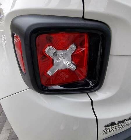 Білий Джип Ренегат, об'ємом двигуна 2.4 л та пробігом 79 тис. км за 14800 $, фото 16 на Automoto.ua