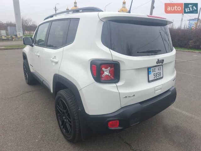 Белый Джип Ренегат, объемом двигателя 2.36 л и пробегом 145 тыс. км за 15200 $, фото 1 на Automoto.ua