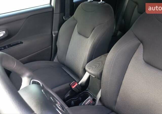 Белый Джип Ренегат, объемом двигателя 2.36 л и пробегом 133 тыс. км за 13700 $, фото 8 на Automoto.ua