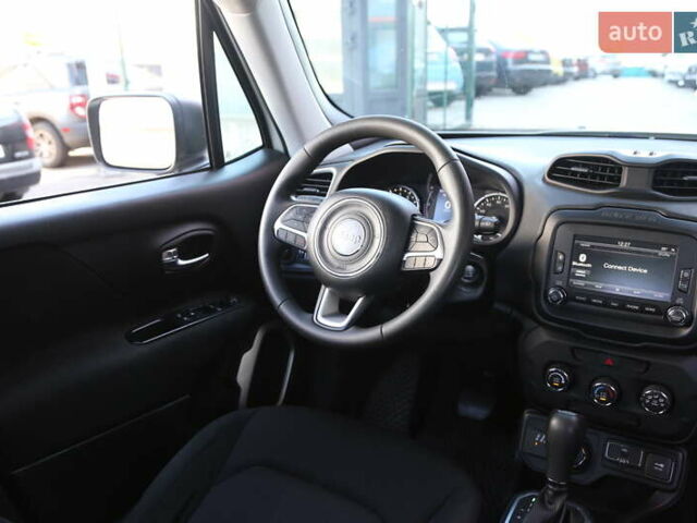 Джип Ренегат 2018 в Киеве на Automoto.ua Белый Джип Ренегат, объемом двигателя 2.36 л и пробегом 132 тыс. км за 13300 $, фото 12 на Automoto.ua