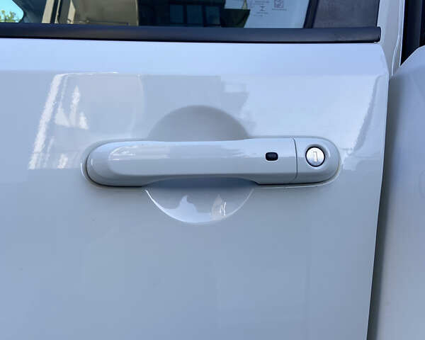 Белый Джип Ренегат, объемом двигателя 2.36 л и пробегом 40 тыс. км за 16000 $, фото 12 на Automoto.ua