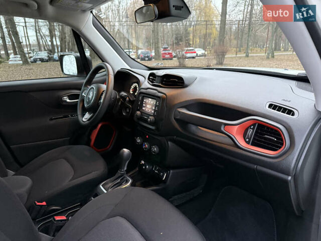 Білий Джип Ренегат, об'ємом двигуна 2.4 л та пробігом 150 тис. км за 11999 $, фото 39 на Automoto.ua