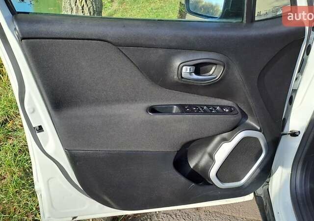 Білий Джип Ренегат, об'ємом двигуна 2.4 л та пробігом 133 тис. км за 12758 $, фото 35 на Automoto.ua