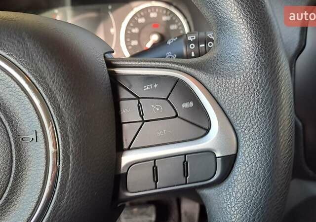 Білий Джип Ренегат, об'ємом двигуна 2.4 л та пробігом 133 тис. км за 12758 $, фото 13 на Automoto.ua