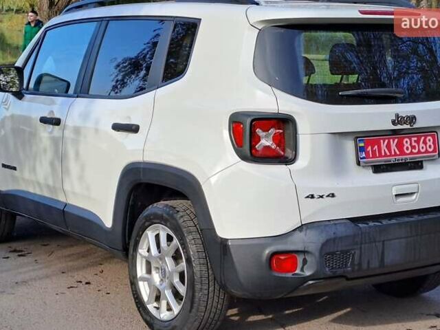 Білий Джип Ренегат, об'ємом двигуна 2.4 л та пробігом 133 тис. км за 12758 $, фото 6 на Automoto.ua