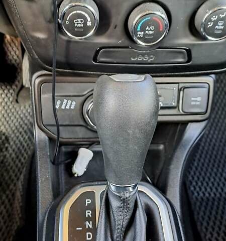 Білий Джип Ренегат, об'ємом двигуна 2.4 л та пробігом 133 тис. км за 12758 $, фото 18 на Automoto.ua