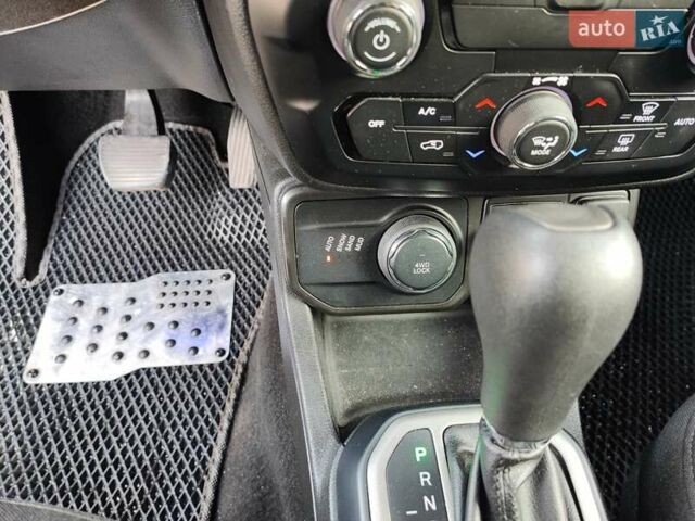 Белый Джип Ренегат, объемом двигателя 2.36 л и пробегом 64 тыс. км за 16500 $, фото 9 на Automoto.ua