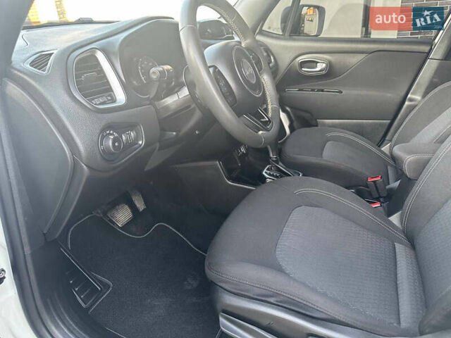 Белый Джип Ренегат, объемом двигателя 2.36 л и пробегом 61 тыс. км за 15400 $, фото 35 на Automoto.ua