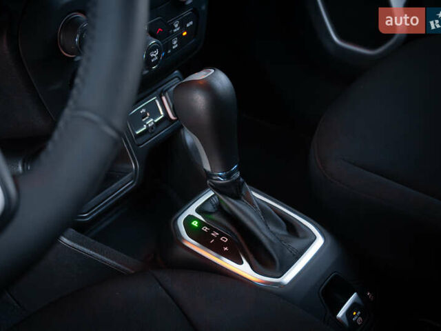 Белый Джип Ренегат, объемом двигателя 0 л и пробегом 95 тыс. км за 15800 $, фото 22 на Automoto.ua