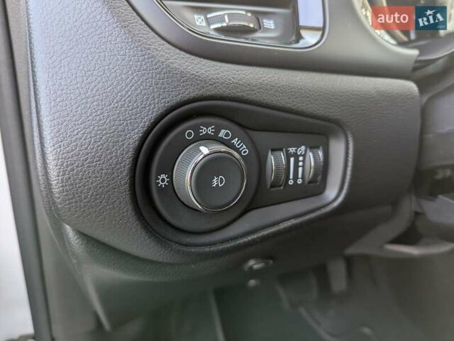 Белый Джип Ренегат, объемом двигателя 2.4 л и пробегом 48 тыс. км за 16200 $, фото 22 на Automoto.ua