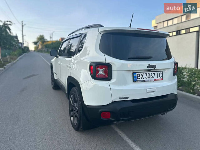 Белый Джип Ренегат, объемом двигателя 2.36 л и пробегом 61 тыс. км за 15400 $, фото 6 на Automoto.ua