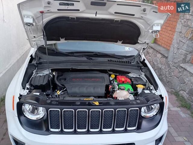 Белый Джип Ренегат, объемом двигателя 2.4 л и пробегом 40 тыс. км за 14299 $, фото 16 на Automoto.ua