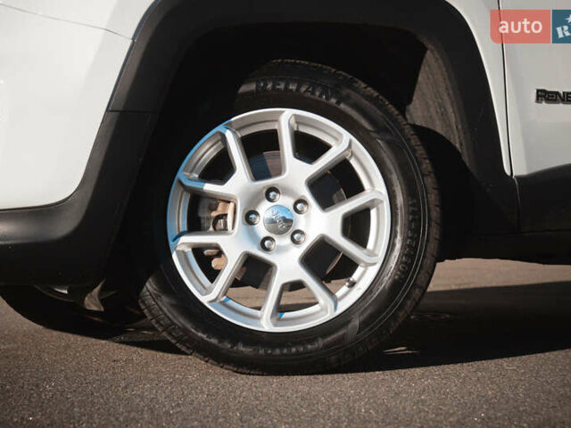 Белый Джип Ренегат, объемом двигателя 0 л и пробегом 95 тыс. км за 15800 $, фото 7 на Automoto.ua