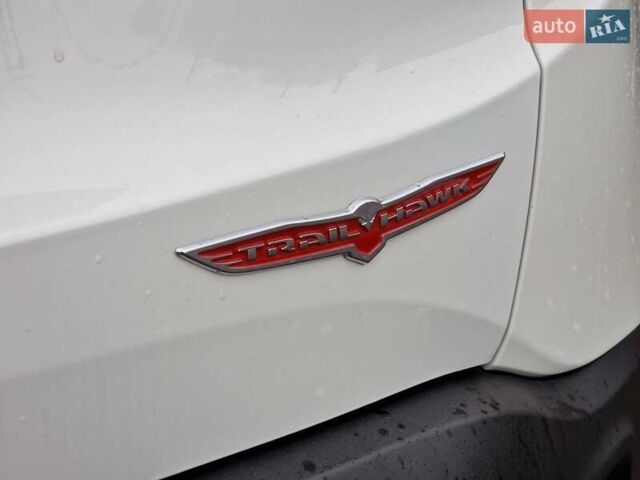 Джип Ренегат 2020 в Сумах на Automoto.ua Белый Джип Ренегат, объемом двигателя 1.33 л и пробегом 138 тыс. км за 16500 $, фото 21 на Automoto.ua