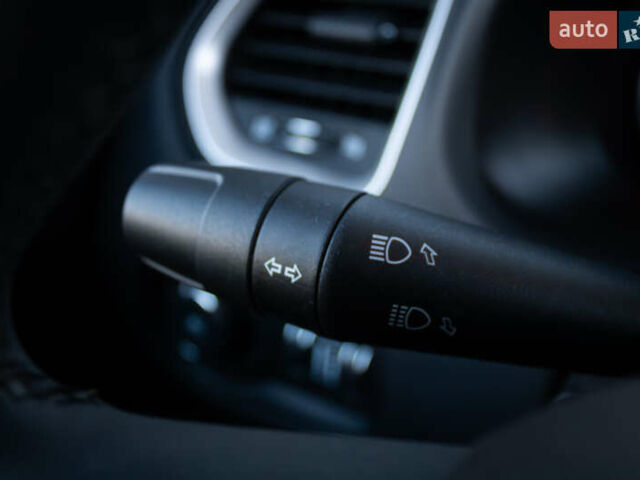 Белый Джип Ренегат, объемом двигателя 0 л и пробегом 95 тыс. км за 15800 $, фото 24 на Automoto.ua