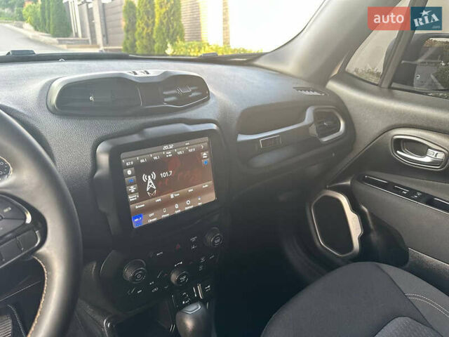 Белый Джип Ренегат, объемом двигателя 2.36 л и пробегом 61 тыс. км за 15400 $, фото 41 на Automoto.ua