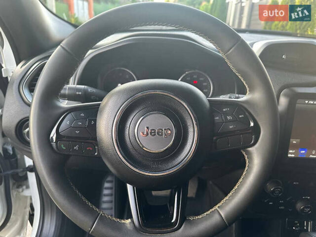 Белый Джип Ренегат, объемом двигателя 2.36 л и пробегом 61 тыс. км за 15400 $, фото 39 на Automoto.ua