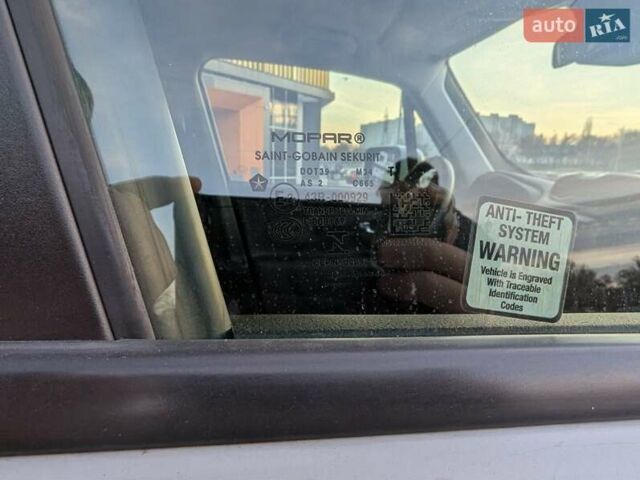 Белый Джип Ренегат, объемом двигателя 2.4 л и пробегом 48 тыс. км за 16200 $, фото 4 на Automoto.ua