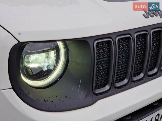 Джип Ренегат 2020 в Сумах на Automoto.ua Белый Джип Ренегат, объемом двигателя 1.33 л и пробегом 138 тыс. км за 16500 $, фото 16 на Automoto.ua