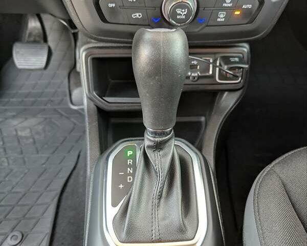 Белый Джип Ренегат, объемом двигателя 2.4 л и пробегом 48 тыс. км за 16200 $, фото 35 на Automoto.ua