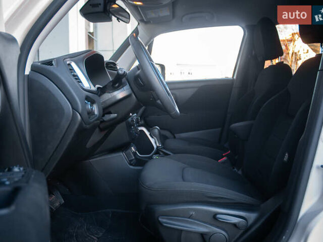 Белый Джип Ренегат, объемом двигателя 0 л и пробегом 95 тыс. км за 15800 $, фото 9 на Automoto.ua