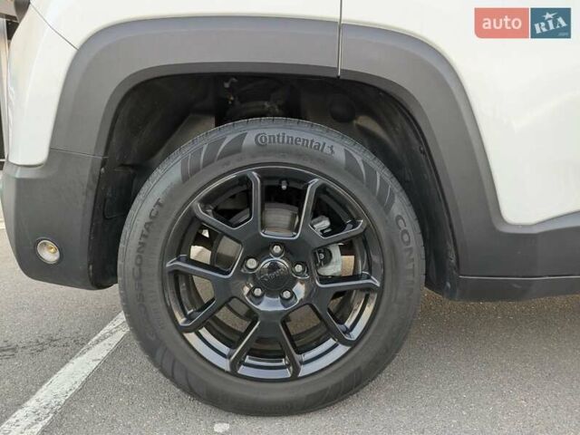 Белый Джип Ренегат, объемом двигателя 2.4 л и пробегом 48 тыс. км за 16200 $, фото 45 на Automoto.ua