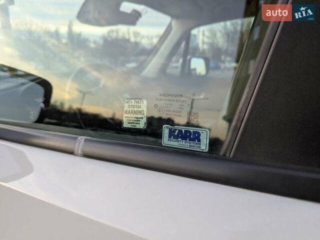 Белый Джип Ренегат, объемом двигателя 2.4 л и пробегом 48 тыс. км за 16200 $, фото 3 на Automoto.ua