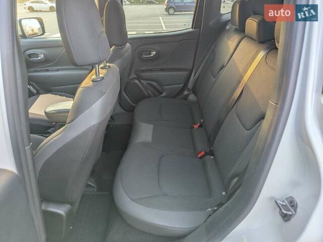 Белый Джип Ренегат, объемом двигателя 2.4 л и пробегом 48 тыс. км за 16200 $, фото 19 на Automoto.ua